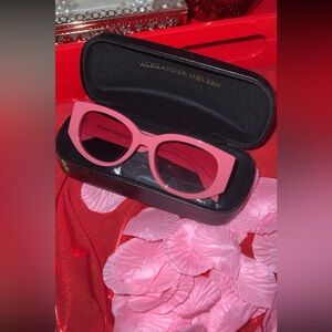Alexander McQueen Pink Sunglasses🩷🕶️